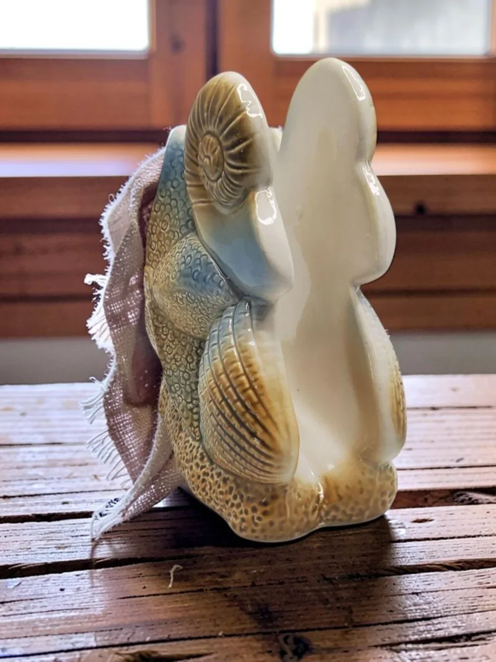 vintage ocean side sea shell ceramic starfish and shell napkin holder
